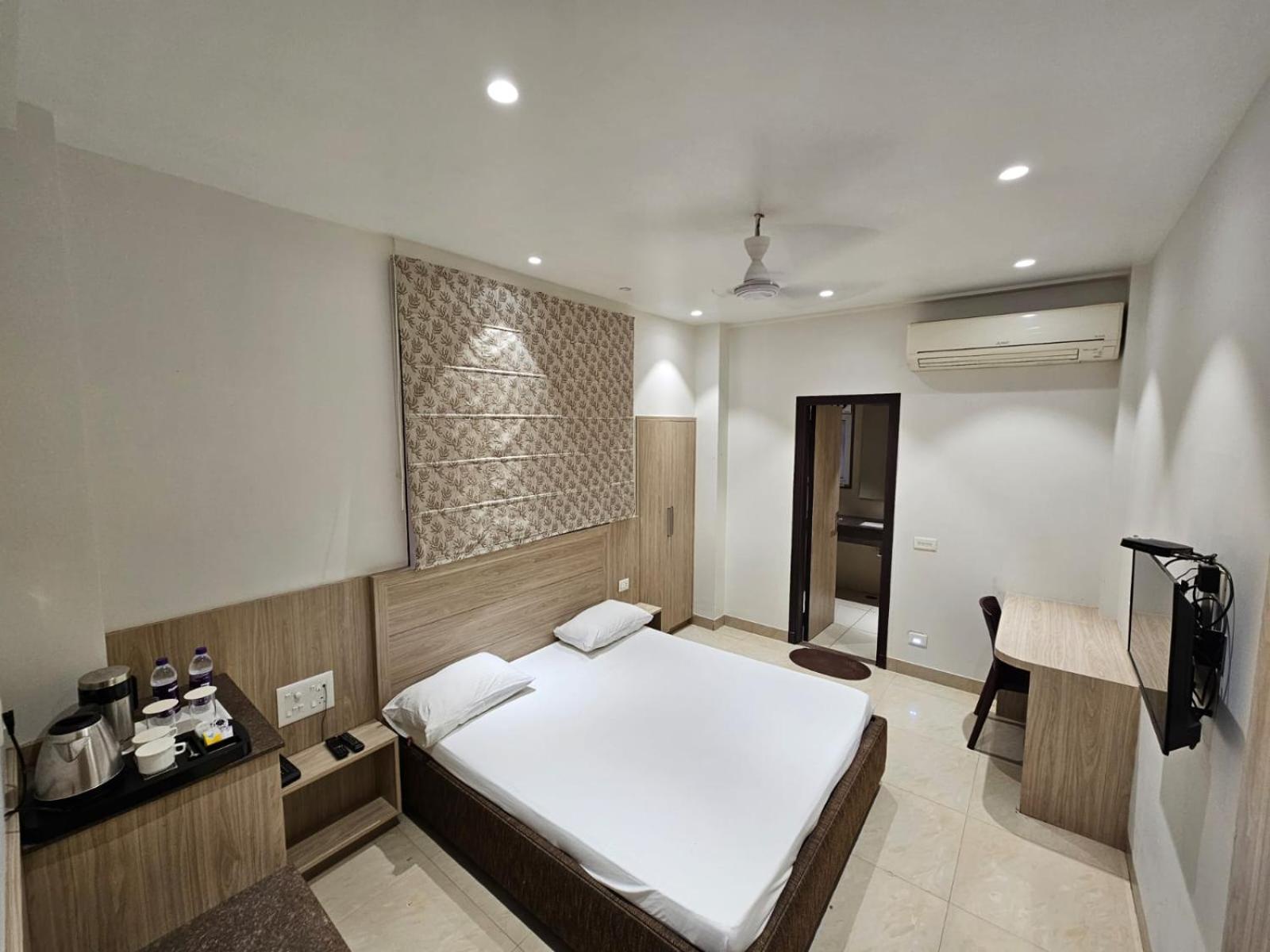 Hotel Bagla Atithi Banaras Varanasi Exterior photo