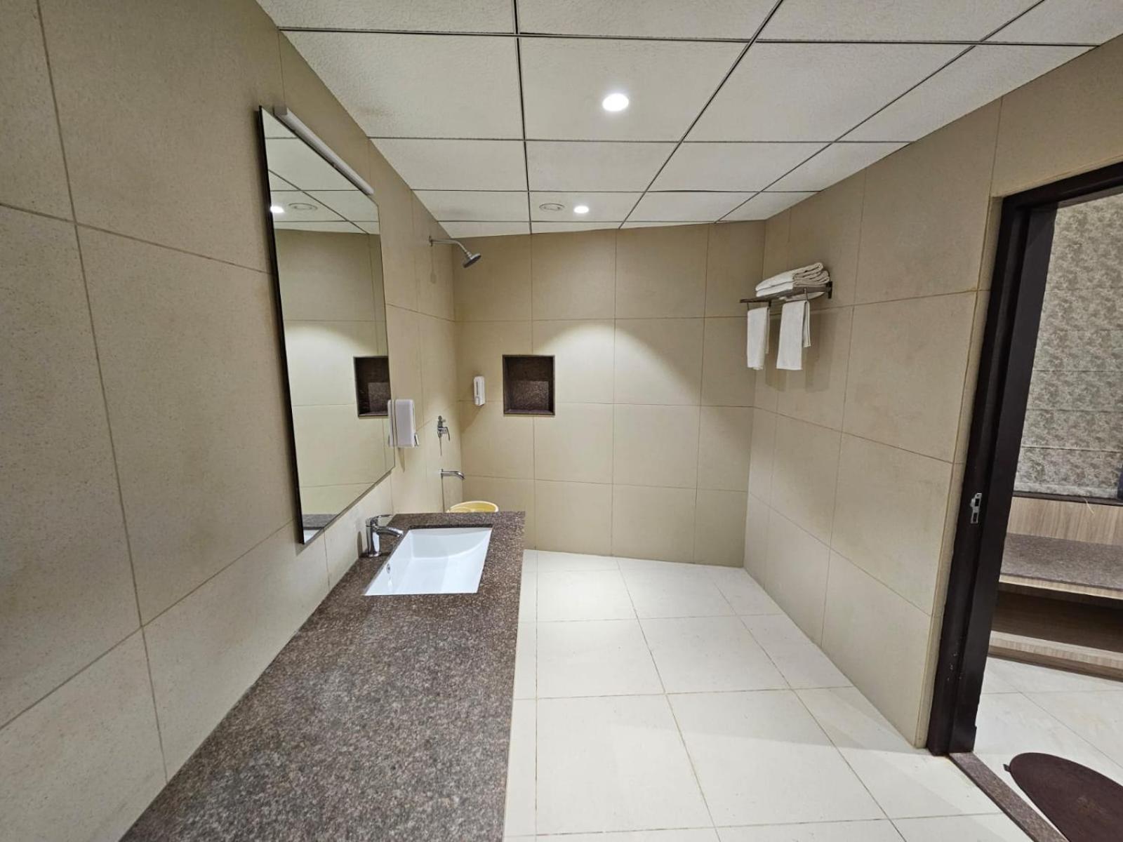 Hotel Bagla Atithi Banaras Varanasi Exterior photo